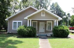 Pre-foreclosure in  W Tallassee St Wetumpka, AL 36092