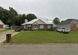 Pre-foreclosure in  Caravan Ln Dothan, AL 36303