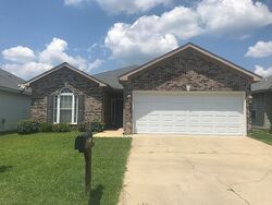 Pre-foreclosure in  20th St Northport, AL 35476
