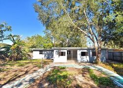 Pre-foreclosure in  Oakland Rd Auburndale, FL 33823