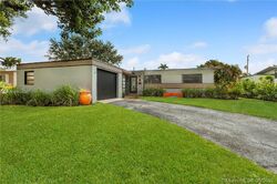 Pre-foreclosure in  Nw 8th Ave Fort Lauderdale, FL 33311