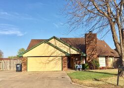 Pre-foreclosure in  Deer Run Enid, OK 73703