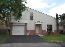Pre-foreclosure in  CUMBERLAND TER Fort Lauderdale, FL 33325