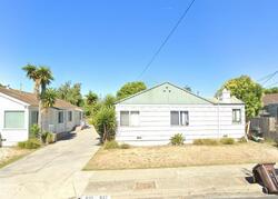 Pre-foreclosure in  33rd St Richmond, CA 94804