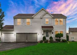 Pre-foreclosure in  Bucksburn Ct Wadsworth, IL 60083
