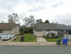 Pre-foreclosure in  Aizenberg Cir Elk Grove, CA 95624