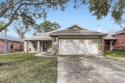  Sherwood Forest Cir, League City TX