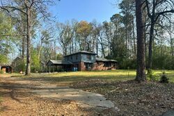 Pre-foreclosure in  Hamilton Rd Lawrenceville, GA 30044