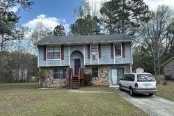 Pre-foreclosure in  Hania Dr Fairburn, GA 30213