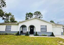 Pre-foreclosure in  Thrush St Spring Hill, FL 34609