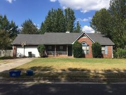 Pre-foreclosure in  VIOLET DR Madison, AL 35758