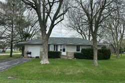 Pre-foreclosure in  N Pine St Piper City, IL 60959