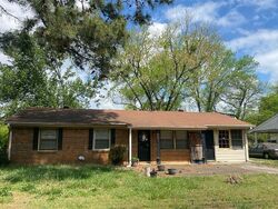 Pre-foreclosure in  Turf Ave Nw Huntsville, AL 35816