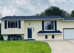 Pre-foreclosure in  Valley View Dr Bethalto, IL 62010