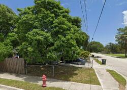 Pre-foreclosure in  Avenue G Fort Pierce, FL 34950