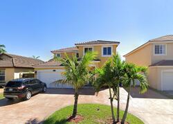 Pre-foreclosure in  Nw 194th St Hialeah, FL 33015