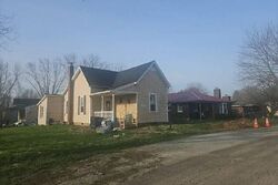 Pre-foreclosure in  High St Middletown, IN 47356
