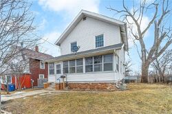 Pre-foreclosure in  4th St Des Moines, IA 50314