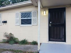 Pre-foreclosure in  E 25th St Jacksonville, FL 32206