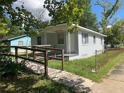 Pre-foreclosure in  W 2nd St Jacksonville, FL 32209