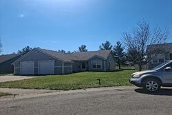  Brook Ridge Ct, Tonganoxie KS