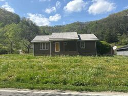  Longfork Rd, Virgie KY