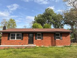 Pre-foreclosure in  Green Oaks Dr Grayson, KY 41143