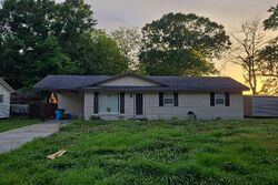 Pre-foreclosure in  Easy St Franklin, LA 70538