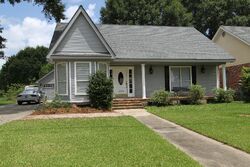 Pre-foreclosure in  Winfield Blvd Houma, LA 70360