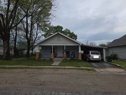 Pre-foreclosure in  E ROCK ST Aurora, MO 65605