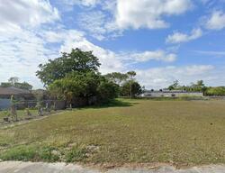Pre-foreclosure in  Sw 148th St Miami, FL 33176