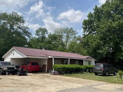 Pre-foreclosure in  Charlotte Dr Malden, MO 63863
