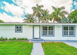 Pre-foreclosure in  Sw 8th Ave Homestead, FL 33034