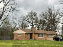 Pre-foreclosure in  Shady Oak St Dayton, OH 45424