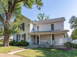 Pre-foreclosure in  Park Ave Bonne Terre, MO 63628