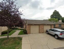 Pre-foreclosure in  Oak Tree Ct Warren, MI 48093
