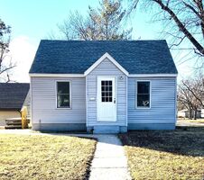  Prospect Ave, Windom MN