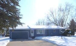  1st St, Windom MN