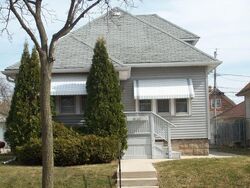 Pre-foreclosure in  N 41st St Milwaukee, WI 53209