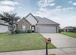 Pre-foreclosure in  Ridge Pointe Dr Brandon, MS 39042