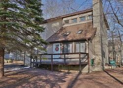 Pre-foreclosure in  Mountain Dr Tobyhanna, PA 18466