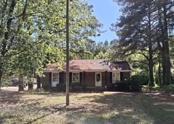 Pre-foreclosure in  Ridgewood Rd Tarboro, NC 27886