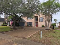 Pre-foreclosure in  Lake Superior Dr Corpus Christi, TX 78413