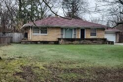 Pre-foreclosure in  VAN BUREN ST Southfield, MI 48033