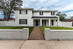 Pre-foreclosure in  River Oaks Dr Corpus Christi, TX 78413