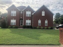 Pre-foreclosure in  PATRICIA CIR Murfreesboro, TN 37128