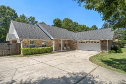 Pre-foreclosure in  Galway Dr Niceville, FL 32578