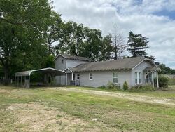 Pre-foreclosure in  S Oak St Stratford, OK 74872