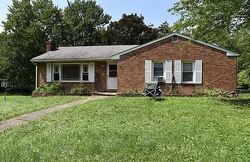 Pre-foreclosure in  Quassaick Ave New Windsor, NY 12553