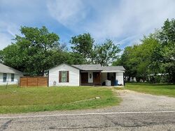 Pre-foreclosure in  S Patterson St Campbell, TX 75422